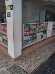 Kantin di kolam renang paragon