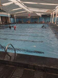 Kolam renang dewasa paragon